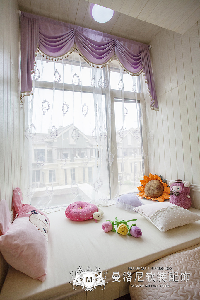 儿童房粉色窗帘